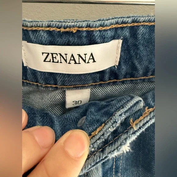 Zenana Women’s Distressed Thrashed High Rise Raw Hem Cut Off Ankle Jeans SZ 30 - Picture 4 of 10